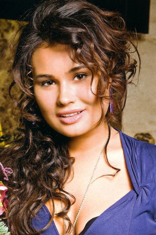 Anastasiya Kochetkova as Girl with a photo camera