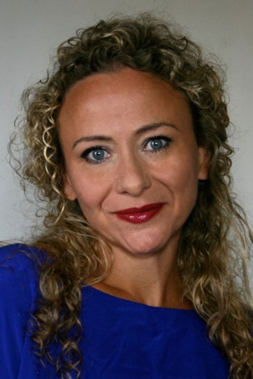 Georgina Sowerby as Leslie Galbraith