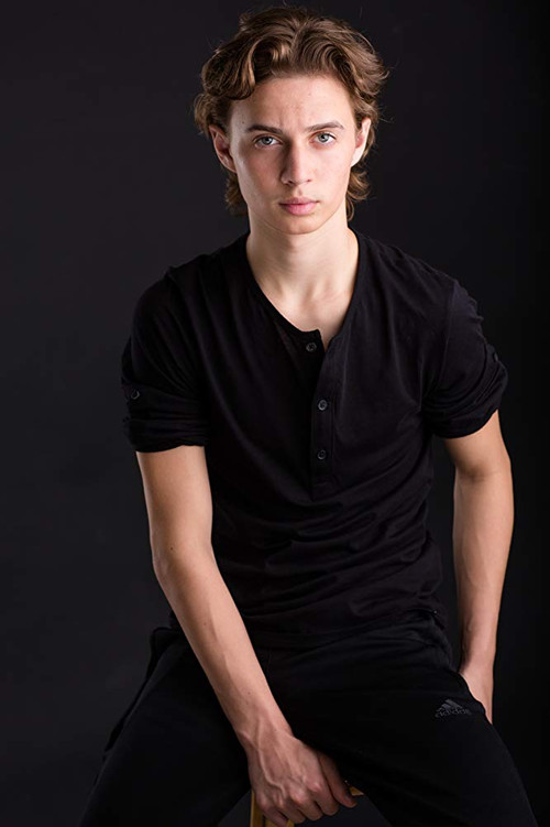 Blayze Hippensteel as Lucas Declan