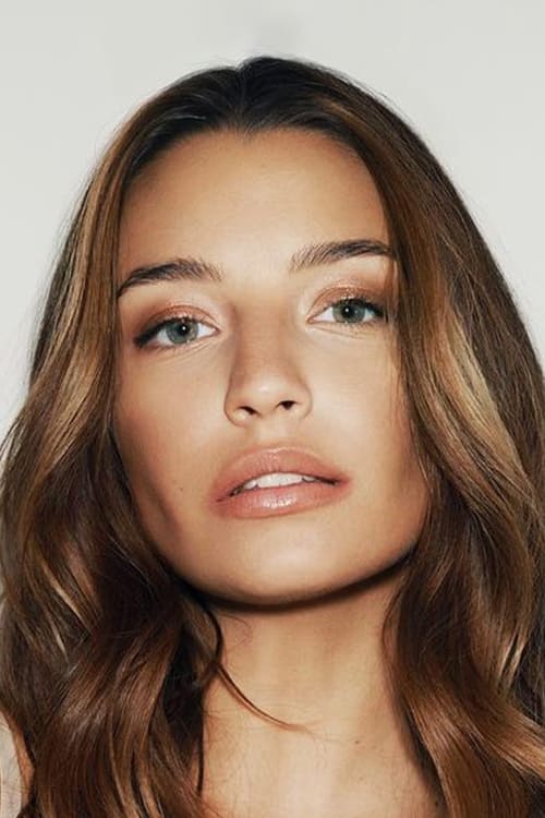 Julia Wieniawa as Justyna Gugulak