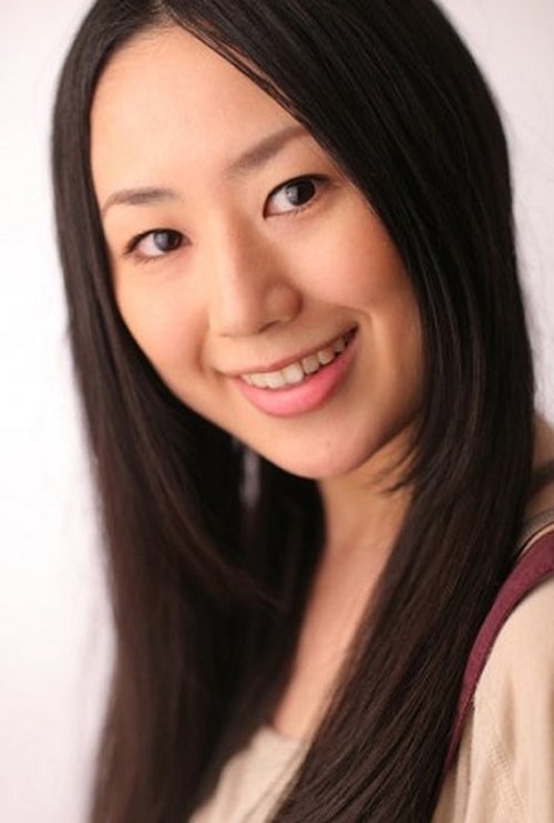 Makiko Mizote as Akiko Kitama