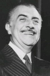 Omar Valdés as 
