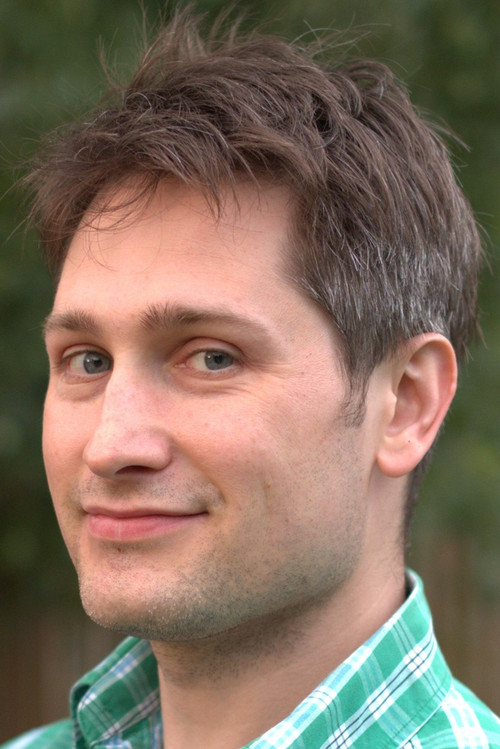 Pavel Ponomaryov as Andrei