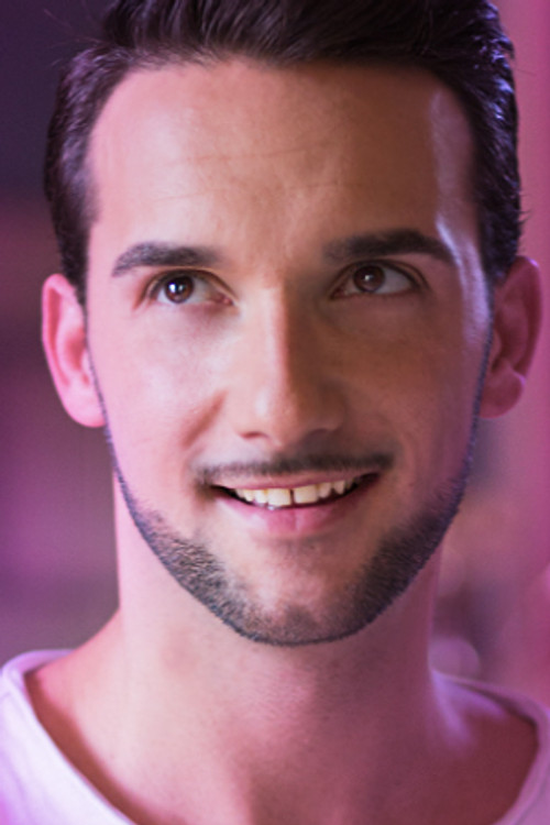 Simon Luca Oldani as Tristan