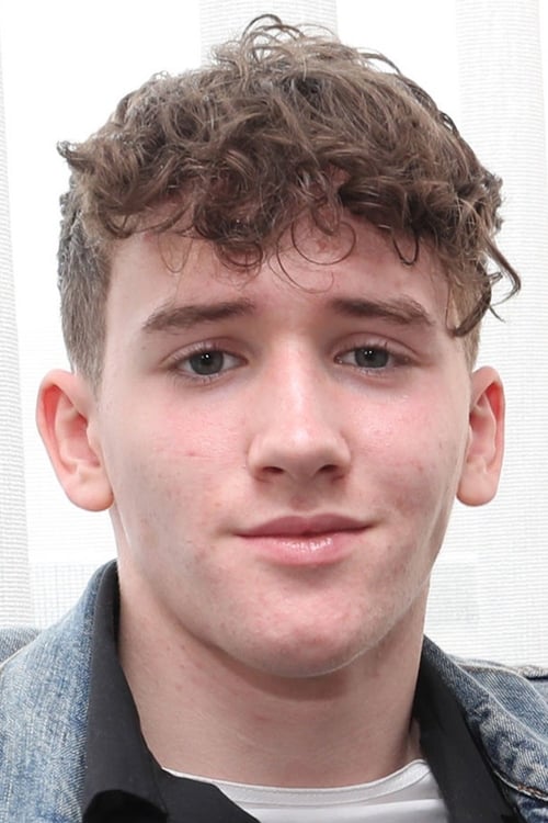 Art Parkinson as Tom Hall