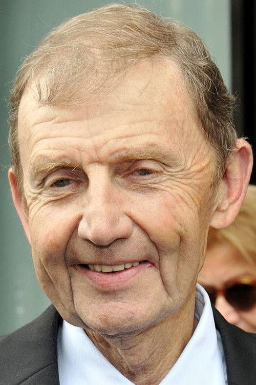 Étienne Mougeotte as Étienne