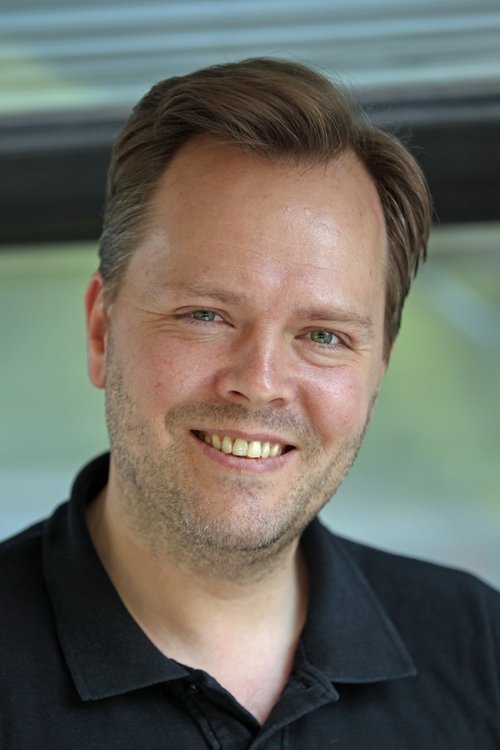 Andreas Dubois as Traveller