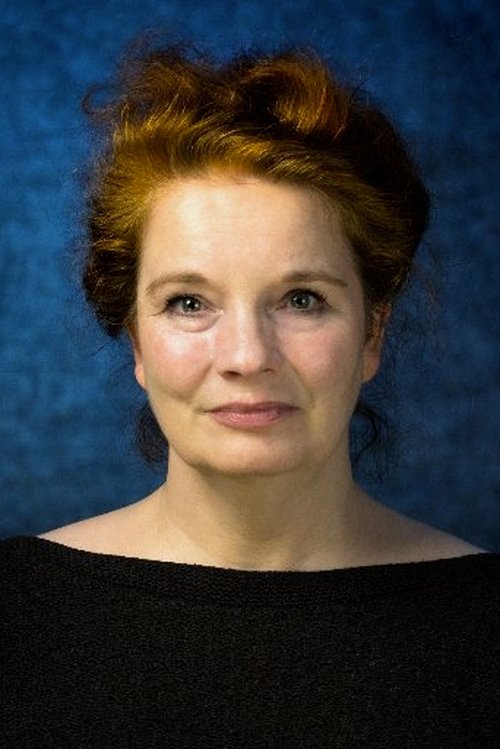 Emma Spurgin Hussey as Maggie