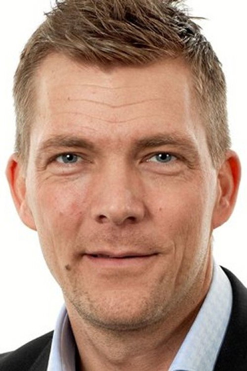 Ronnie Calundan as Sig selv