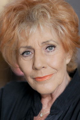 Doris Gallart as Joanna Lypiatt