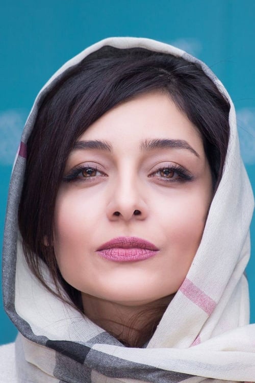 Sareh Bayat as Razieh