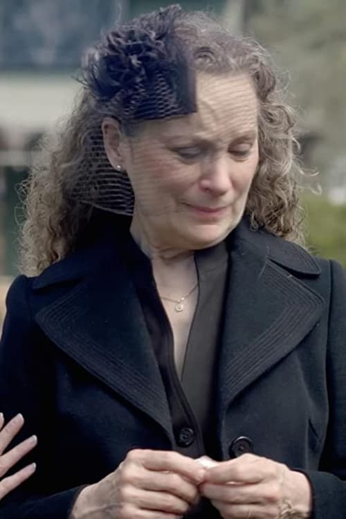 Lizbeth MacKay as Novice