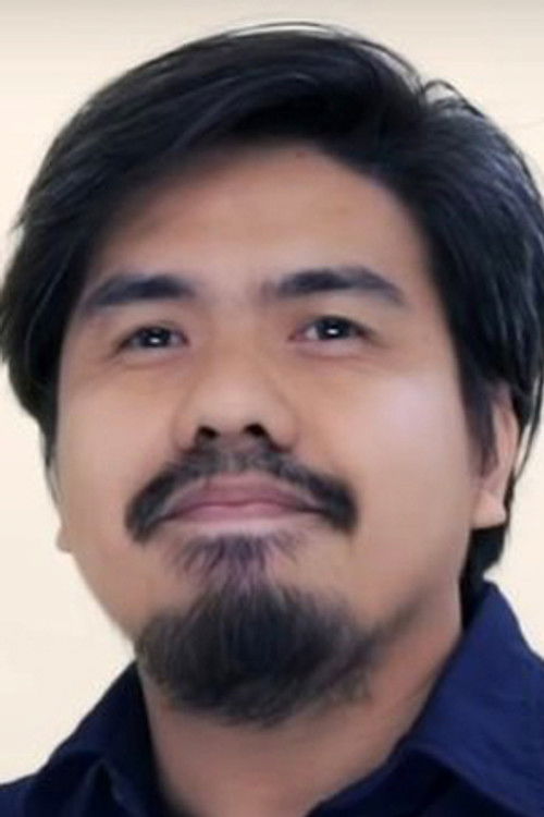 Saroch Nuamsamran as Chaladlert's Dad