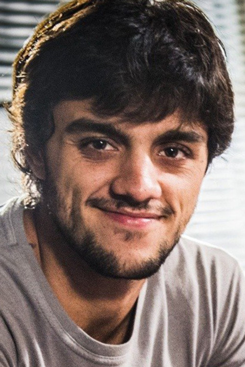 Felipe Simas as Téo Santamarina