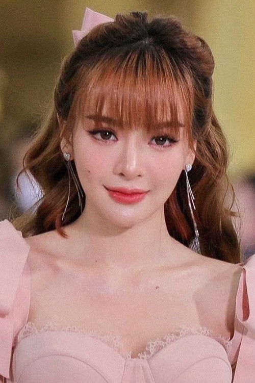 Korravee Keawko as Candy