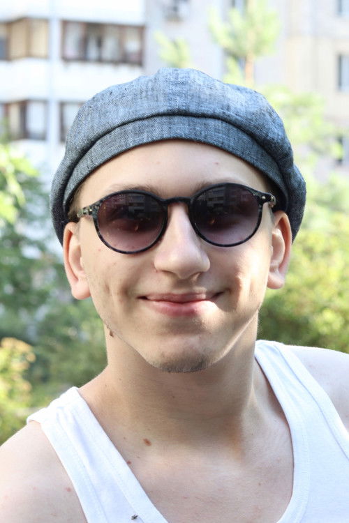 Dmytro Musienko as Tony