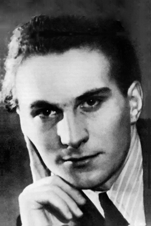 Aleksandr Lapauri as Paris