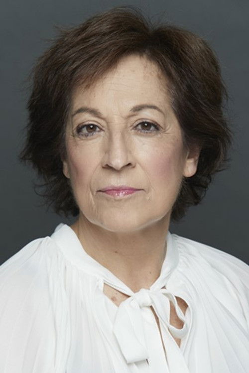 Carmen Balagué as La Comadrona