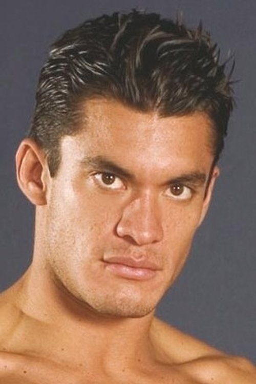 Marcos Pirelli as Officer Diaz