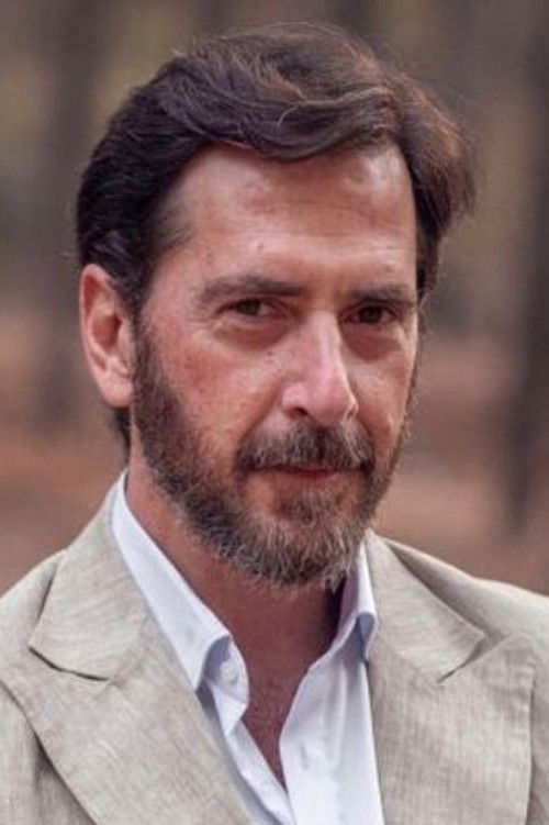 Mihalis Alikakos as Διονύσης Διονυσίου