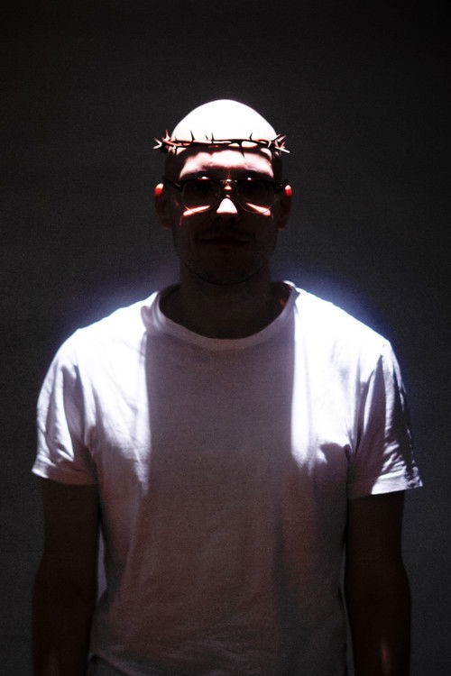 Hans Lam Barboza as Devlin