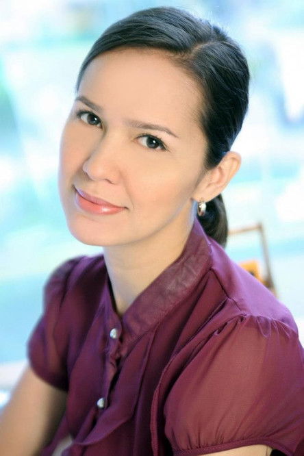 Farrah Florer as Sylvia