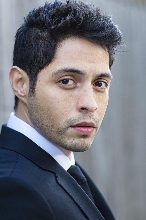 Max Arciniega as Luis