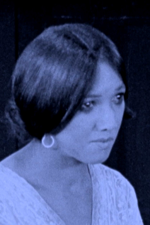 Julia Theresa Russell as Isabelle