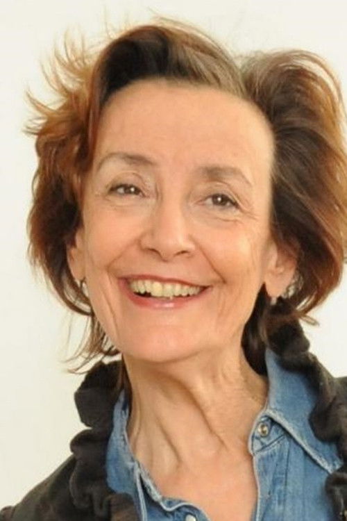 Lucienne Deschamps as Leonie