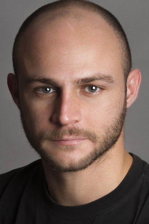 Pedro Ferreira as Robz