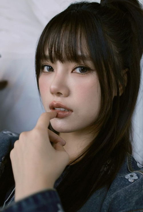 Praewa Suthamphong as Herself