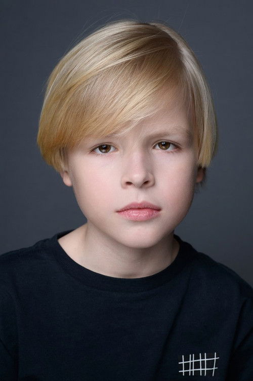 Semyon Dorin as Ilya