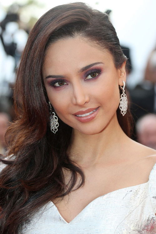 Gloria Contreras as Lona