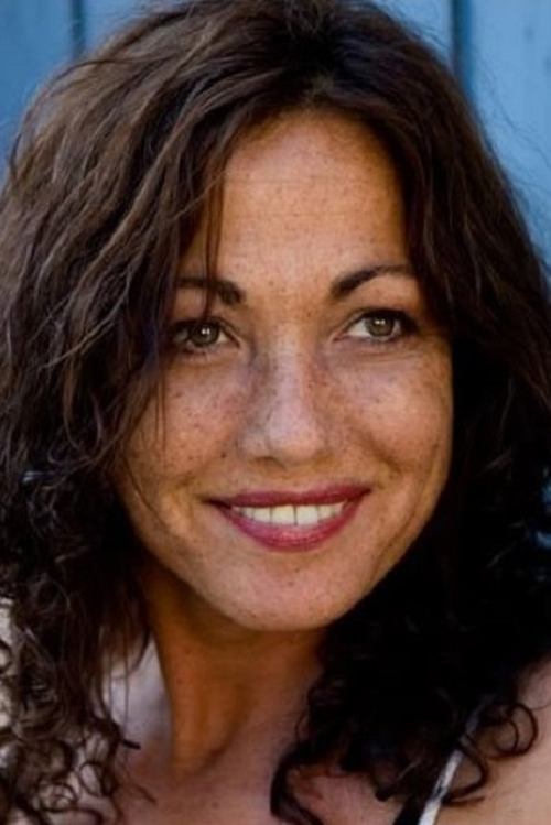 Eulalia Ramón as Carla (uncredited)