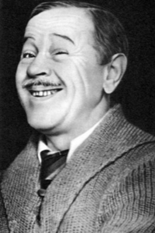 Aleksei Matov as Drunk worker