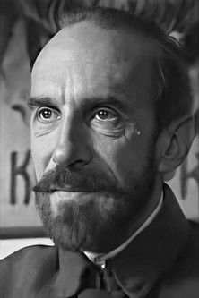 Mikhail Urzhumtsev as Perevozchikov