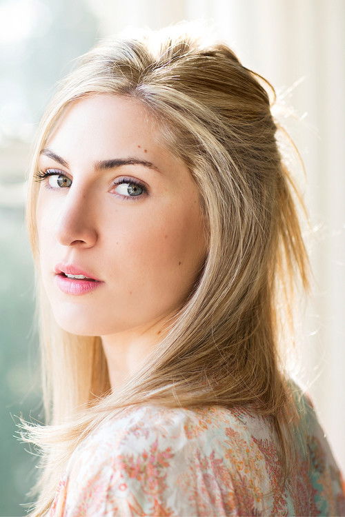 Viveka Rytzner as Junior Creative