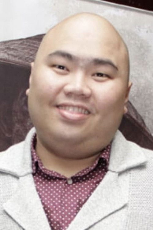 Ali Mensan as Sinyang