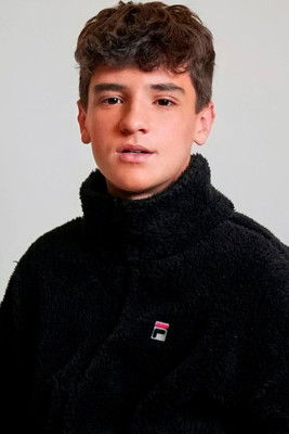 Théo Medon as Micah Murdoch