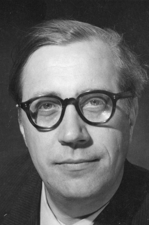 Armas Jokio as Pikkarainen (uncredited)