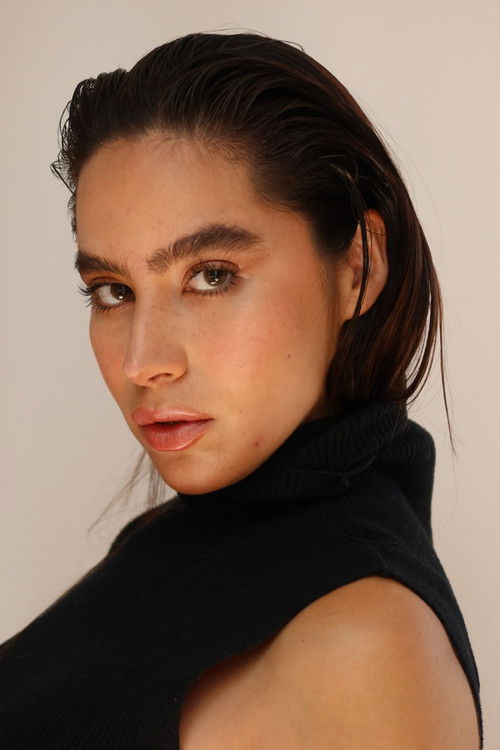 Gabriela Ladrón de Guevara as Erika