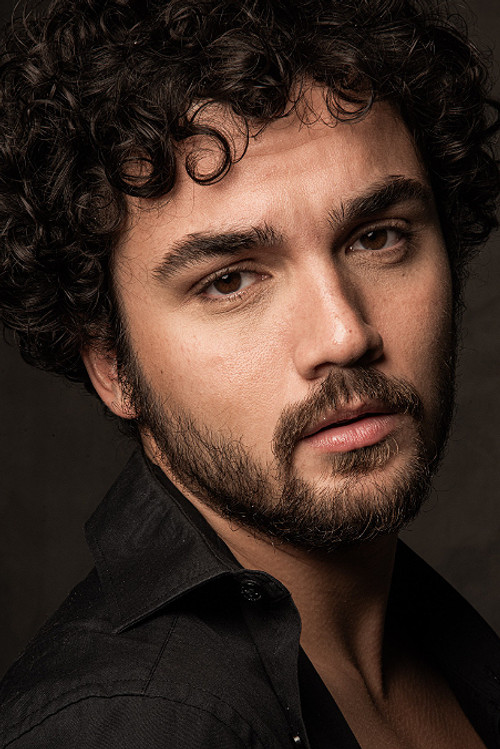 Gabriel Contente as Horácio