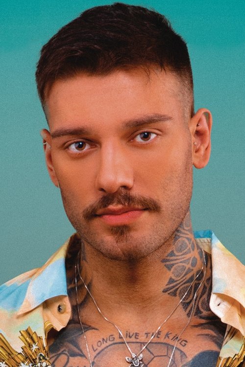 Lucas Lucco as Thomas