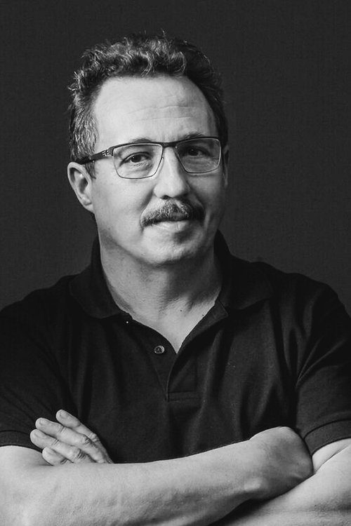 Sergio Caballero as Martí