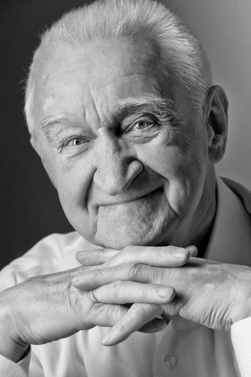 Miloš Nesvadba as Lojza