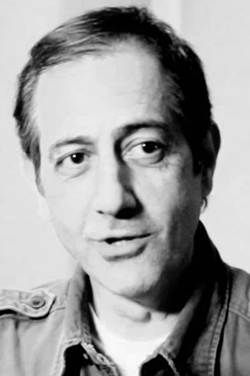 Ricardo Martínez Puente as Martín