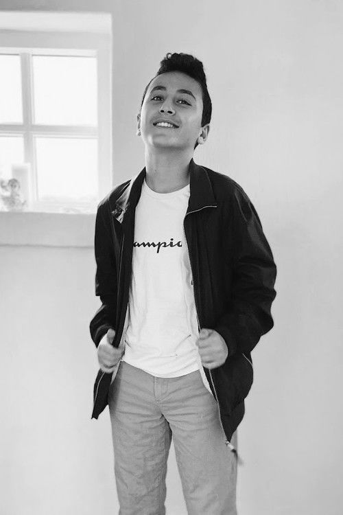 Josef Abuna as Sammy