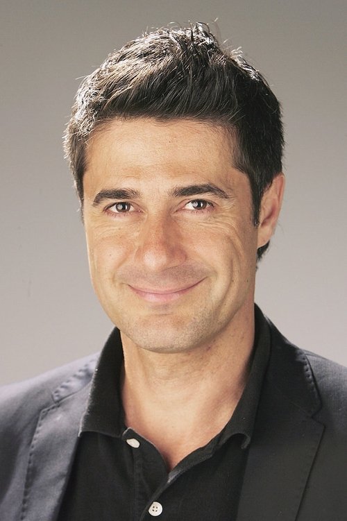 Francisco Trujillo Avalos-Davidson as Derek / Dr. Piñata