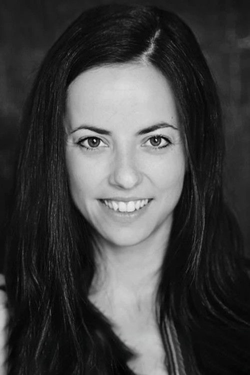 Klára Suchá as Kolemjdoucí