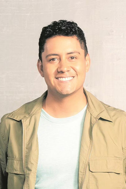 Gustavo Borjas as Johnny Torrejón